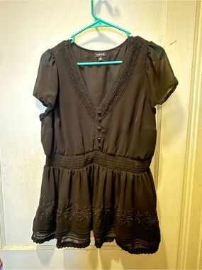 Torrid Black V-Neck Short Sleeve Lace-Trim Top